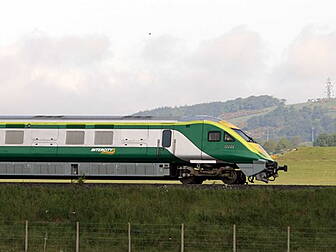 Review Recommends Hourly Train...